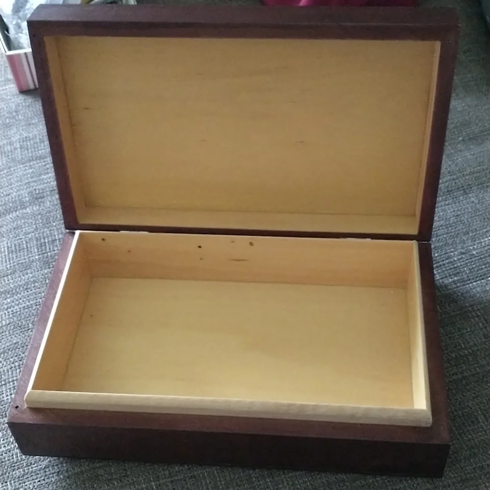 Lovely wood jewelry/trinket box - Picture 4 of 12